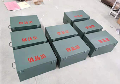 桑日炸药箱和雷管箱一般是怎么存放的？